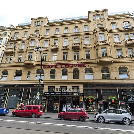Apartament Louvre