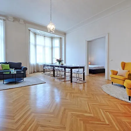 Apartment Louvre *